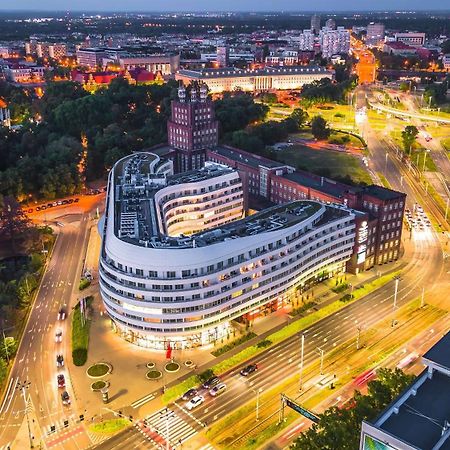 Doubletree By Hilton Wroclaw Hotel Exterior photo Aerial view of the building